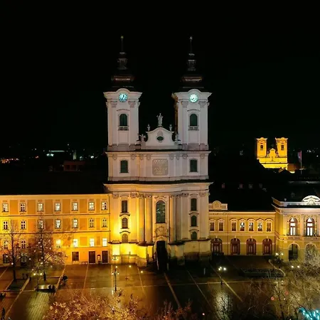 Апартаменты Castle Hill Premium Эгер