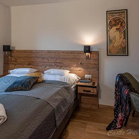 Castle Hill Premium Апартаменты