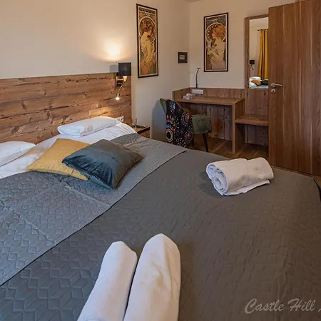 Castle Hill Premium Апартаменты *